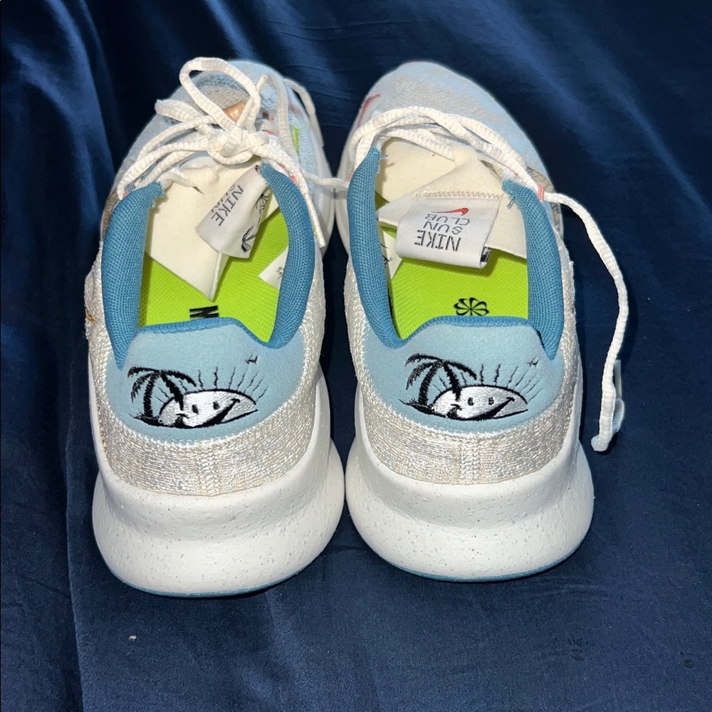 Nike  lSun Club white and tan beachy Athletic Shoes - Picture 3 of 7